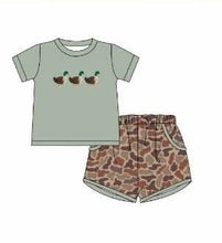 Load image into Gallery viewer, Camo Duck boy short set (Preorder ETA May)
